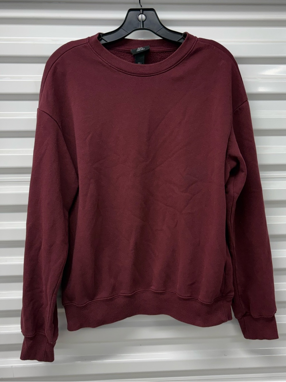 H&M Men's Burgundy Solid Crew Neck Long Sleeve Pullover Loose Fit Sweatshirt S